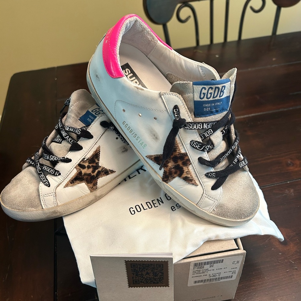 Golden Goose superstar women’s sneakers sz. 37 great condition